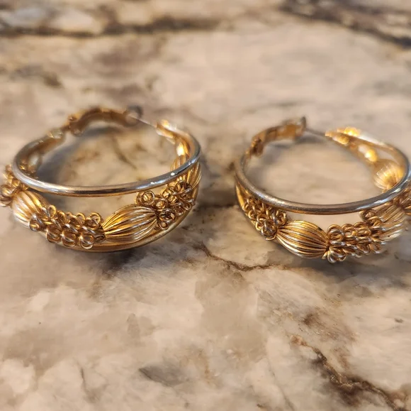 Vintage decorative hoop earrings - Picture 1 of 5